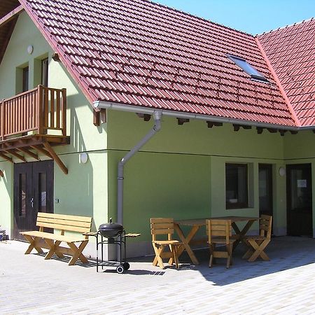 Penzion U Tomasu Vsechovice Luaran gambar